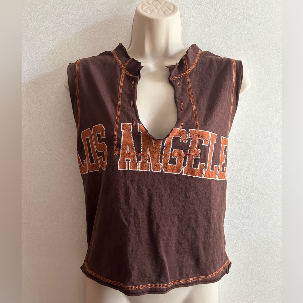 5/$25 Brown Distressed Los Angeles Women's Top - Picture 5 of 5